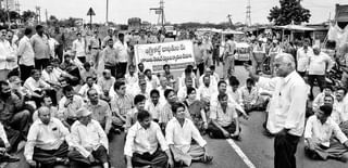 సెల్ ఫోన్ల లారీ చోరీ