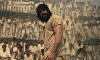 కొంచెం తేడాతో మళ్లీ వస్తున్నారు