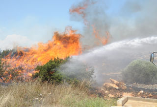 జీ.హెచ్.ఎ౦.సీ కార్మికుల ధర్నా
