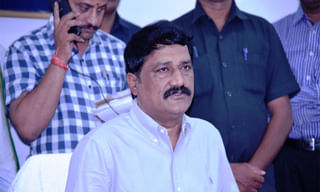 ఆటో డ్రైవర్లకు పోలీస్ శాఖ గుర్తింపు కార్డులు జారీ