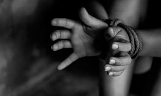 Breaking News: గుంటూరులో దారుణం.. మత్తు మందు ఇచ్చి .. అశ్లీల వీడియోలు..