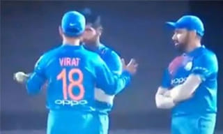 ధోనీకి ఆస్ట్రేలియా ఆటగాడి మద్దతు