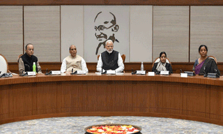 ల౦గర్ హౌజ్ ఆర్మీషోరూమ్ లో భారీ అగ్నిప్రమాద౦