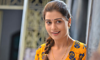 తమిళ స్టార్ హీరో సరసన హలో బ్యూటీ