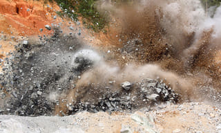 హిజ్రాపై ప్రియుడి దాడి