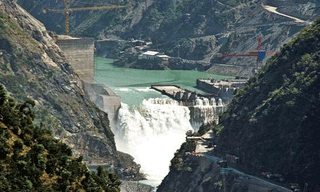 అంబానీ ఇంట మొదలైన పెళ్లి సందడి