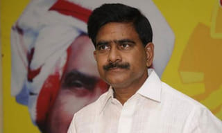 ప్రజా సంక్షేమం పట్టించుకోకుండా.. టీషర్టులు అమ్ముకుంటున్న బీజేపీ : ప్రియాంక ట్వీట్