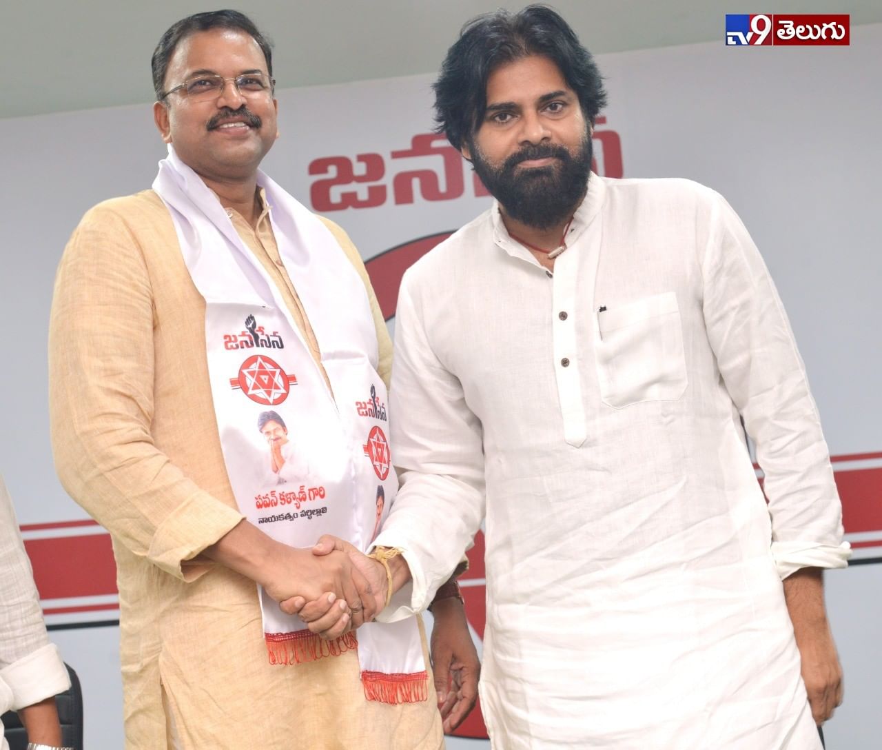 శ్రీ  జె డి.లక్ష్మి నారాయణ గారు జనసేన పార్టీ లోకి చేరిన  ఫొటోస్