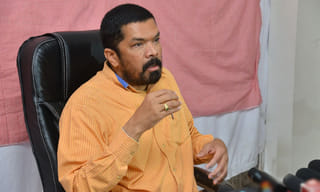 హీరోయిన్ కోసం కొట్టుకున్న బాయ్‌ఫ్రెండ్స్