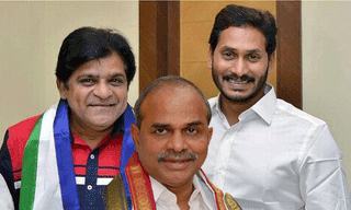 వైసీపీలో చేరిన దాసరి నారాయణ రావు కుమారుడు