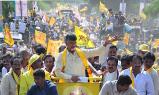 నామినేషన్ల దాడిని తట్టుకోగలరా? అంటే కవిత ఏమన్నారో తెలుసా?