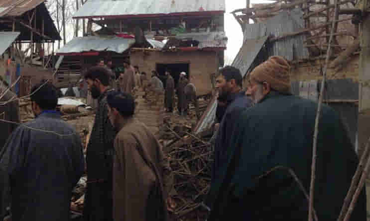 మా ఇళ్లు ఎక్కడున్నాయో కూడా తెలీడం లేదు