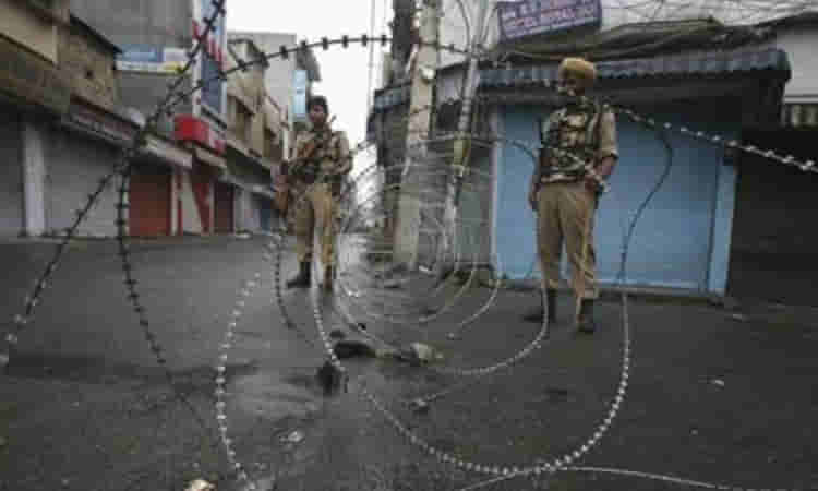 షోపియాన్ జిల్లాలో మహిళా పోలీసును కాల్చి చంపిన ఉగ్రవాదులు