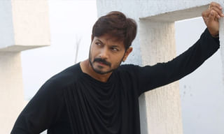 కశ్మీర్ లో దారుణం.. ఓ యువకుడిని కాల్చిచంపిన ఉగ్రవాదులు