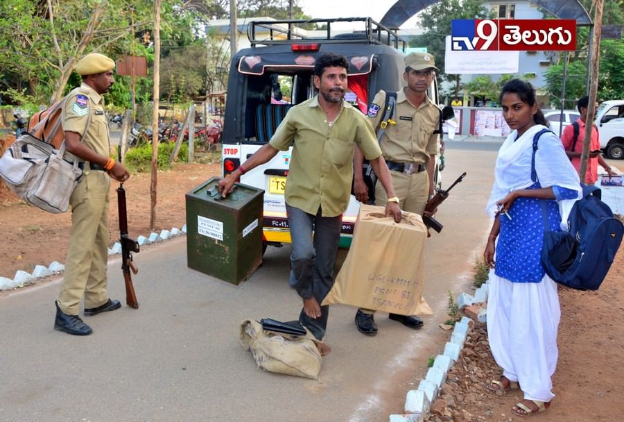 తెలంగాణ లో జరిగిన ‘ఎం ఎల్ సి’ ఎన్నికల ఫొటోస్