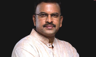 కొత్తగా చేరిన వారికి టికెట్ కేటాయిస్తారా.. అంటూ ఫర్నీచర్ ధ్వంసం చేసిన బీజేపీ కార్యకర్తలు