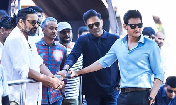 ‘మహర్షి’ సెట్లో మహేశ్.. ఫొటోలు విడుదల