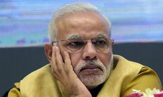 సుమలత, నిఖిల్ గౌడ సినిమాలు ప్రసారం చేయకండి: ఈసీ