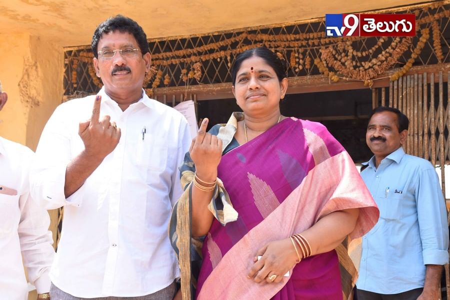 తెలంగాణ లో జరిగిన ‘ఎం ఎల్ సి’ ఎన్నికల ఫొటోస్