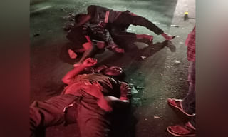 తూర్పుగోదావరి జిల్లా హైవేపై తగలబడ్డ లారీ