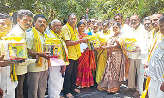 కాంగ్రెస్‌కు షాక్ మీద షాక్.. పార్టీ మారిన డీకే అరుణ