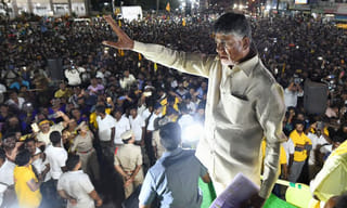 అందుకే కాంగ్రెస్ నేతలు టీఆర్ఎస్‌లోకి వెళుతున్నారు: విజయశాంతి