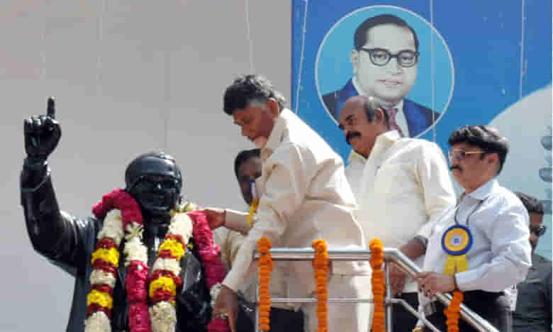 అంబేద్కర్కు చంద్రబాబు, జగన్ నివాళులు