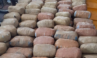 జీవీఎల్‌పై చెప్పు విసిరిన డాక్టర్