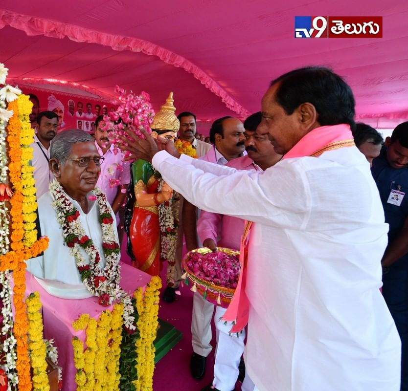 ఎన్నికల ప్రచారం వరంగల్ లో ‘కేసీఆర్’ ఫొటోస్