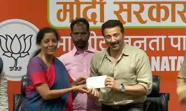 హీరో సన్నీ డియోల్కి కప్పారు కాషాయ కండువా..