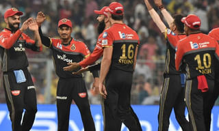 టాస్‌ గెలిచి బౌలింగ్‌ ఎంచుకున్న చెన్నై