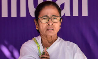 భార్య ఉన్నా లేనట్టు నటించేవాడ్ని ఏమనాలి?: చంద్రబాబు