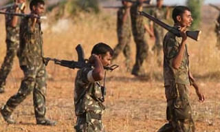 భారత భూభాగం సమీపంలో చక్కర్లు కొట్టిన పాక్ యుద్ధ విమానాలు