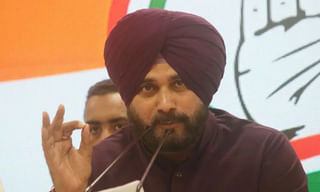 స్వర్ణదేవాలయాన్ని సందర్శించి.. నామినేష‌న్ వేసిన బాలీవుడ్ స్టార్‌