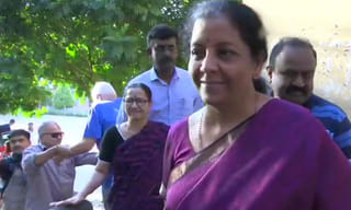 మావోయిస్టుల కాల్పుల్లో పోలింగ్ అధికారి హతం