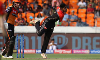 టాస్‌ గెలిచి బౌలింగ్‌ ఎంచుకున్న ఢిల్లీ