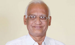 రోడ్డుపై కార్యకర్తను కొట్టిన బాలయ్య.. వీడియో వైరల్