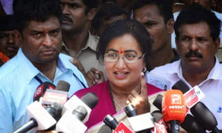 ఓటేసిన అబ్దుల్లాలిద్దరూ