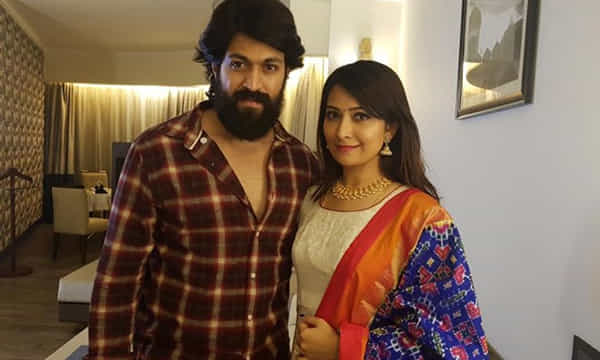 కేజీఎఫ్ హీరో కూతురికి పేరు పెడతారా.!