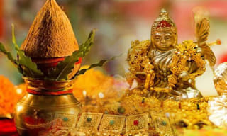 కుటుంబ సమేతంగా ఓటేసిన ధోని..