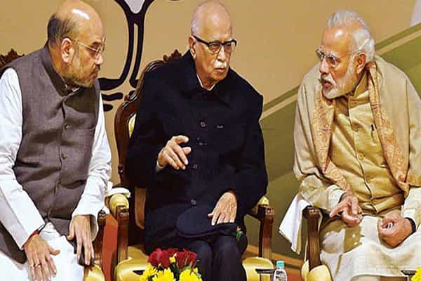 మోదీ, అమిత్ షాలకు అద్వాణీ ప్రశంసలు