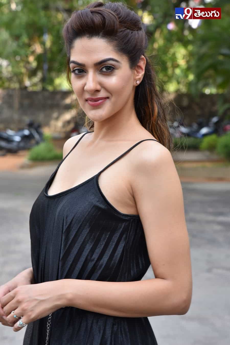 ‘సాక్షి చౌదరి’ న్యూ ఫొటోస్