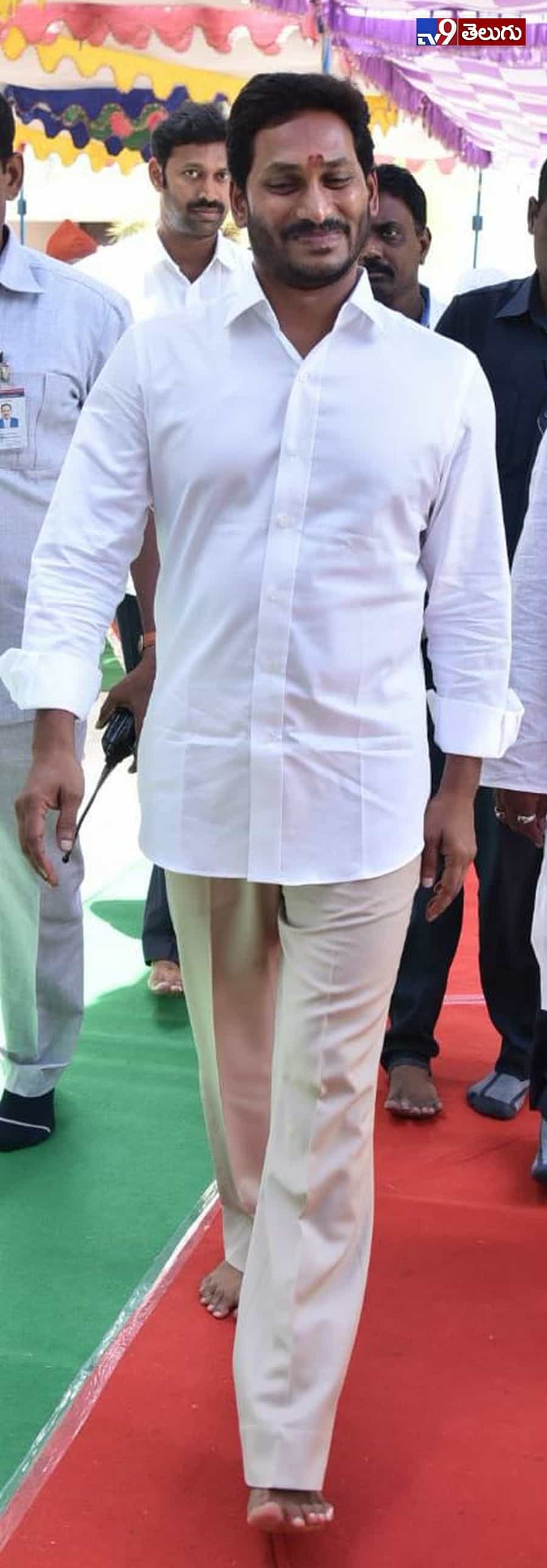 కడప లో దర్గా ను దర్శించిన నూతన సీఎం ‘వైస్.జగన్ ఫొటోస్’