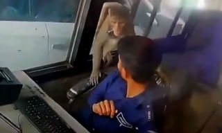 ప్రాణంతీసిన సెల్ఫీ పిచ్చి.. 18వ అంతస్తు నుంచి కిందికి దూకి..