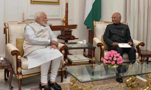 మోదీ రాజీనామా: ఆమోదించిన రాష్ట్రపతి