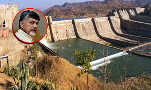 కోడ్ ఎఫెక్ట్.. బాబు టూర్కు కలెక్టర్లు దూరం