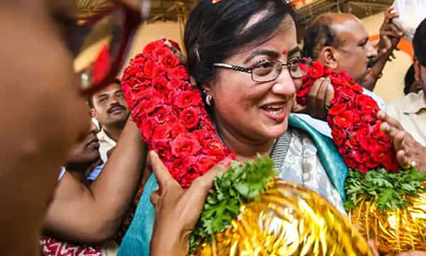 మాండ్యలో చారిత్రాత్మక విజయం సాధించిన సుమలత