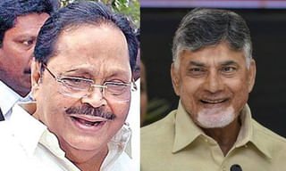 మీ అభిమానం ముందు..బారికేడ్లు ఎంత?..ప్రియాంక ఫీట్ చూశారా?