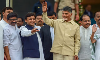 ప్రణబ్ దాదా కాంగ్రెస్ మనిషా ? కాషాయధారా..?