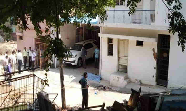 బెంగుళూరులో బ్లాస్ట్.. ఎమ్మెల్యే టార్గెట్..?